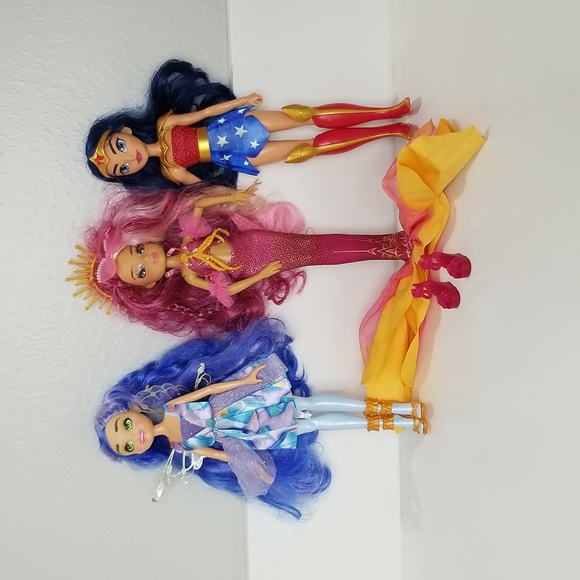 Wonder Woman Barbie Dolls - Picture 5 of 15